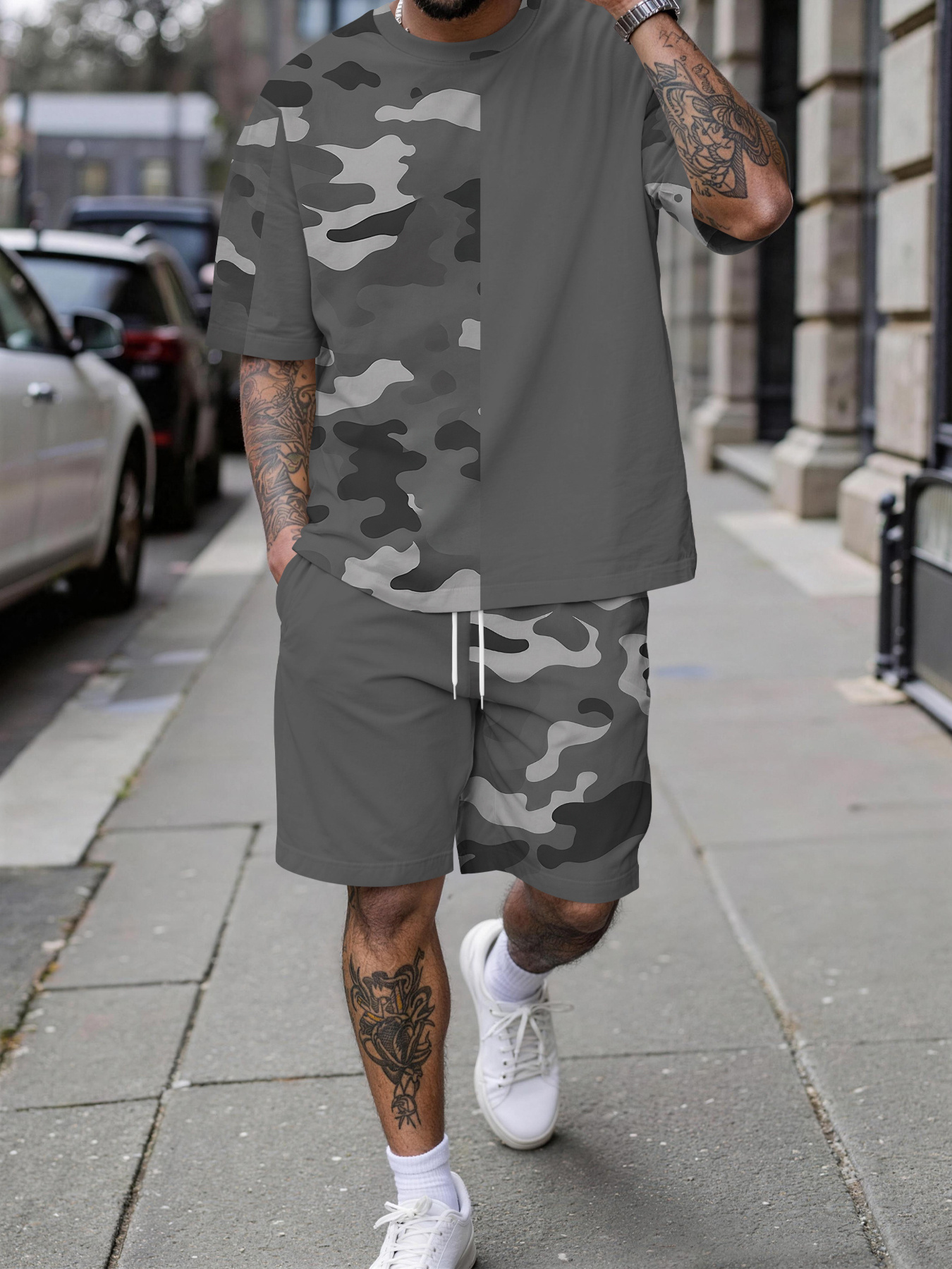 Ensemble Homme Camouflage Patchwork Gris Ensemble décontracté à manches courtes pour homme pour le printemps/été et les vacances, Patchwork camouflage gris, Ensemble tendance à manches courtes avec short, Tenue tendance style vacances, Style décontracté sportif et respirant, Le cadeau de vacances parfait pour homme