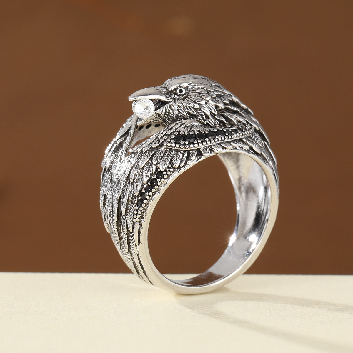 TEMU Vintage Distressed Style Three-dimensional Embossed Feather Inlaid Synthetic Synthetic Zirconia Crow-shaped Women's Fashion Ring, Suitable For