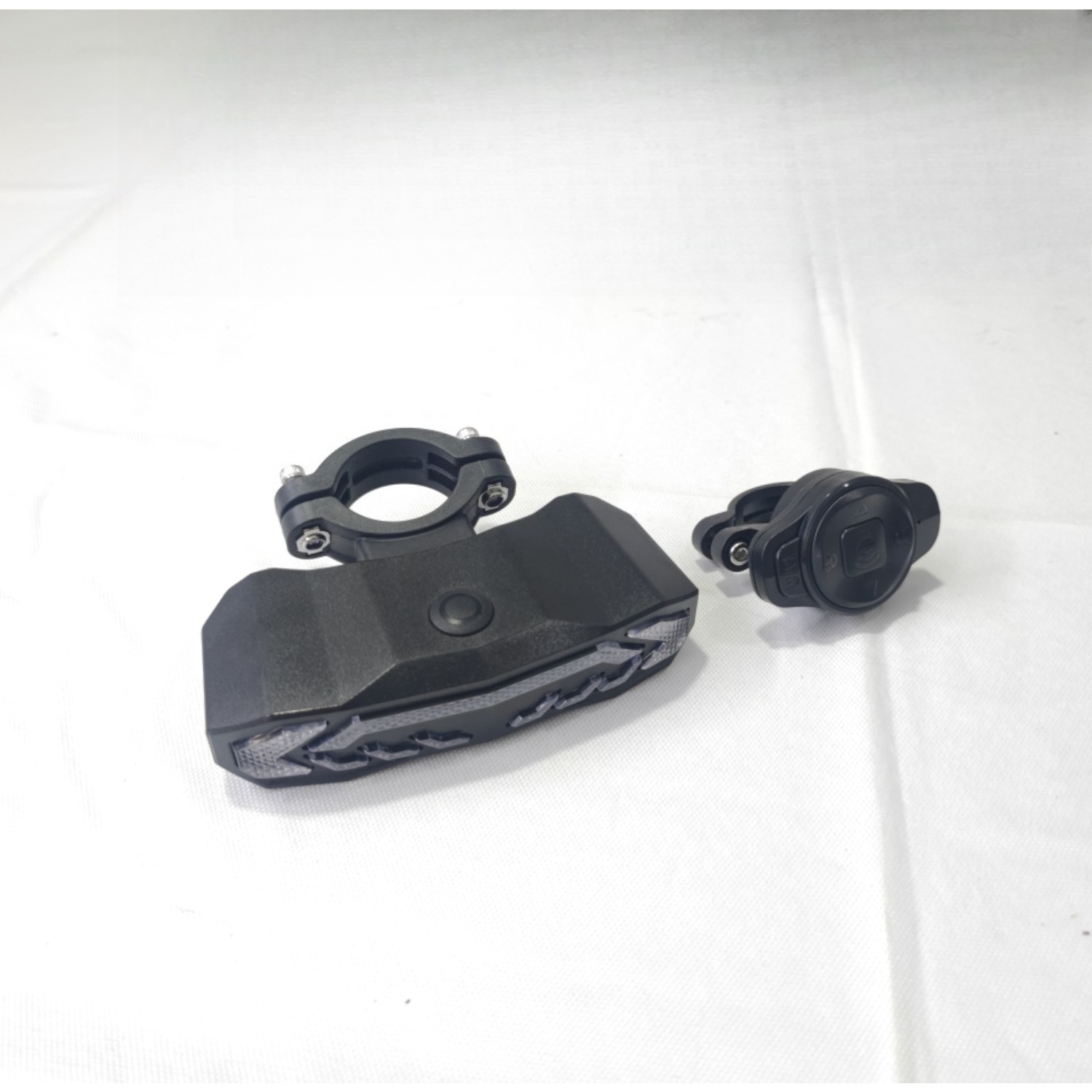 1 Set Bike Accessories, Ideal For Bike Motorcycle Scooter, Durable Design For Handlebars 0.78-0.94 Inch Diameter - Security Essential For Daily Parking