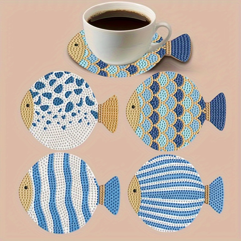 TEMU Set da 4 pezzi (1 set) di sottobicchieri 2D in legno a forma di pesce colorati - per cucina, bar, , tavolino da caff癡, con vivaci motivi blu,