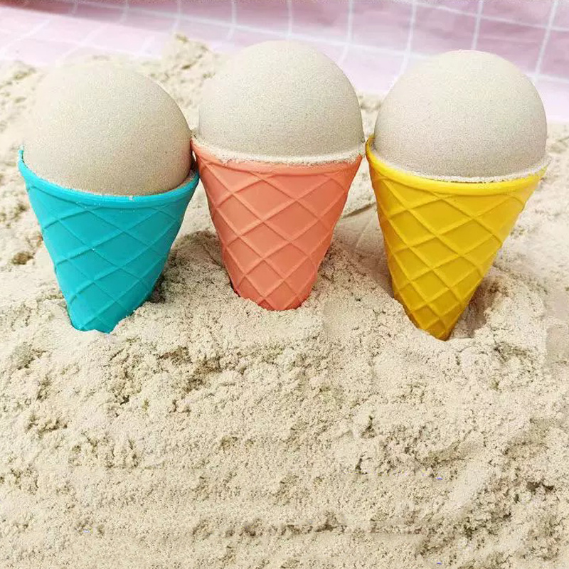 3pcs Cream Cone Set - 3 Random Cream Cone Molds - Nordic Style - Perfect For Outdoor Summer& Winter - Great For Family Gatherings& Memories - Ideal Birthday, Christmas, Halloween
