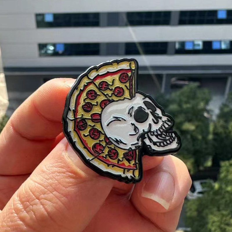 

1pc Enamel Pizza Skull Brooch Pin, Novelty Lapel Badge For Bags & Clothing, Unique Food-themed Jewelry Gift