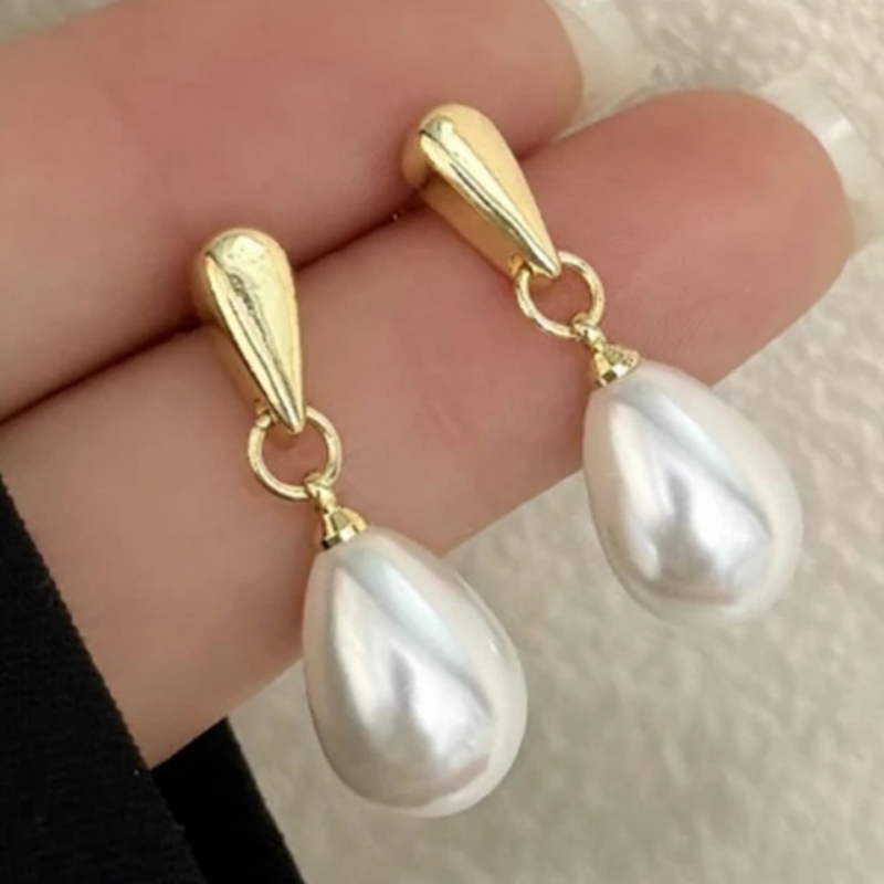 Image of Elagant Drop Earrings Fashion Golden Earrings For Women Daily Party Holiday Earring