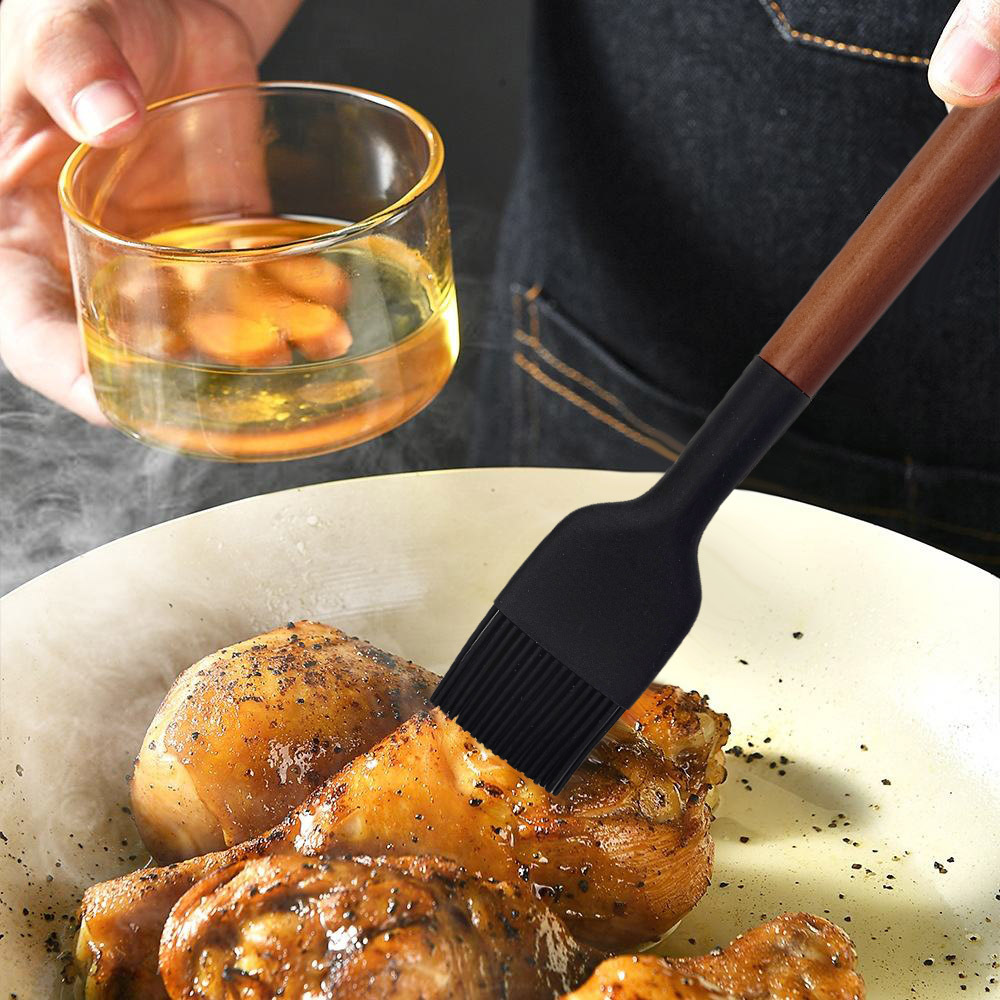 Heat-Resistant Silicone Baking & Grilling Brush with Wood Handle & Hang Hole - Non-Stick Pastry Brush Suitable for Butter, Oil, Sauces - Ideal for Pancakes, Waffles, Cakes, BBQ,, Grill - Cooking Brush (Heatproof)