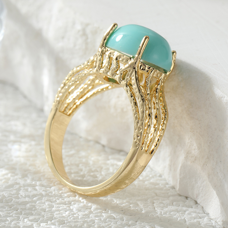 Women's Vintage Hammer Pattern Hollow Branch Vine Ring