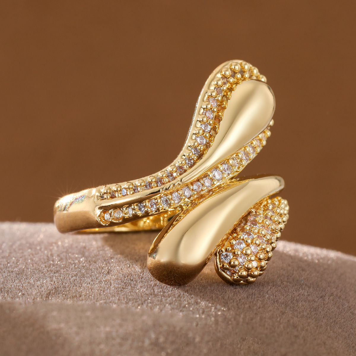 Women's Micro-Prong Synthetic Zirconia Teardrop Shank Ring