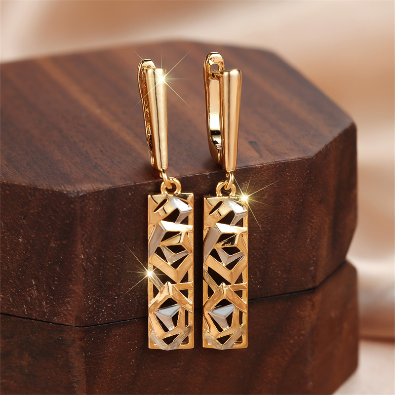 TEMU A Pair Of Simple And Light-luxury Golden Long Earrings, Versatile And Exquisite, Suitable For Commuting, Banquets, And Gifting