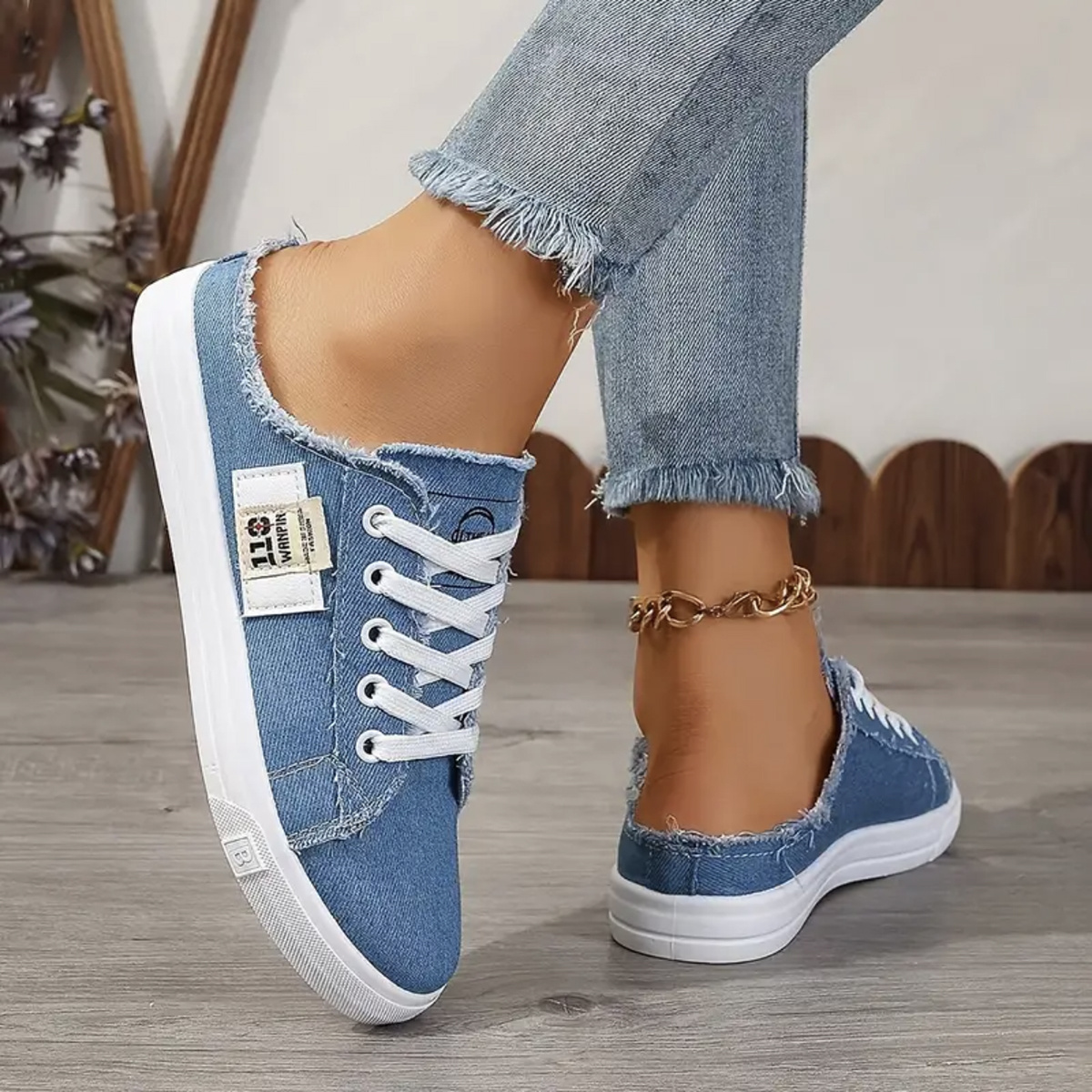 Women's Distressed -Like Sneakers Low-Top Lace-Up Chunky Platform Shoes  with White Sole, -Slip Rubber Outsole Round Toe Casual Sneake