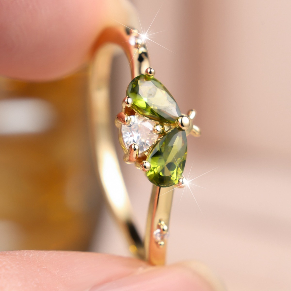 Men's Minimalist Dragonfly Design Ring with Olive Green Synthetic Zirconia