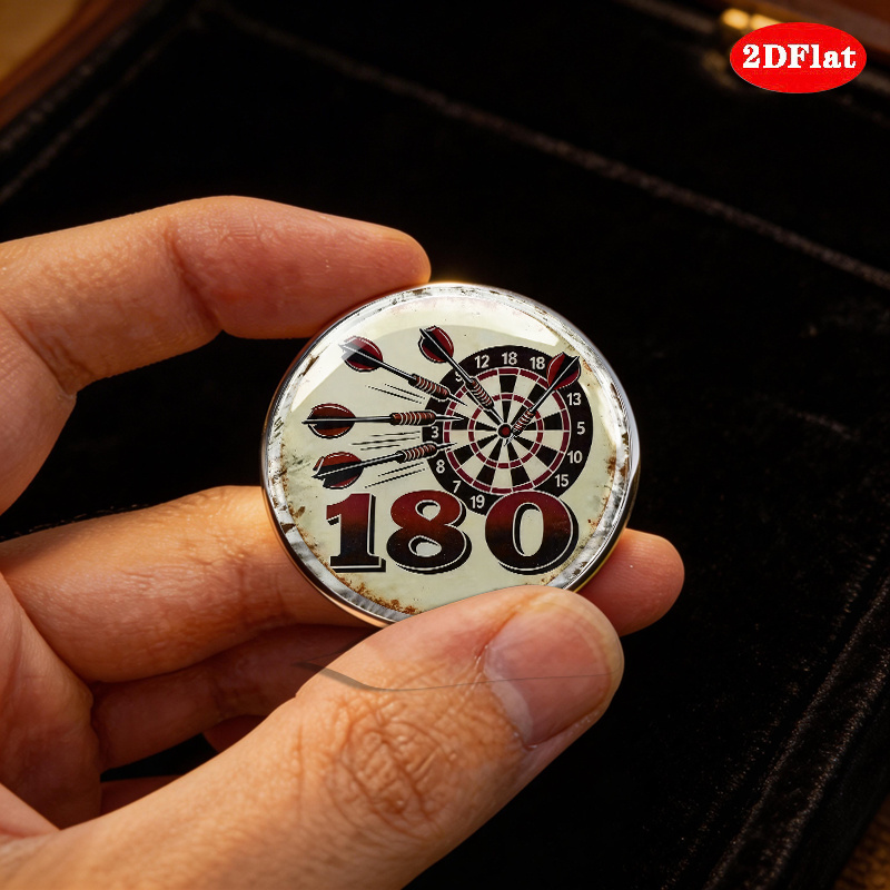 TEMU Plat 2D, 1 pièce, Épingle Insigne Médaille Fléchette Numéro 180 - Insigne Vintage Effet Usé sur le Thème des Fléchettes avec Numéro 180,