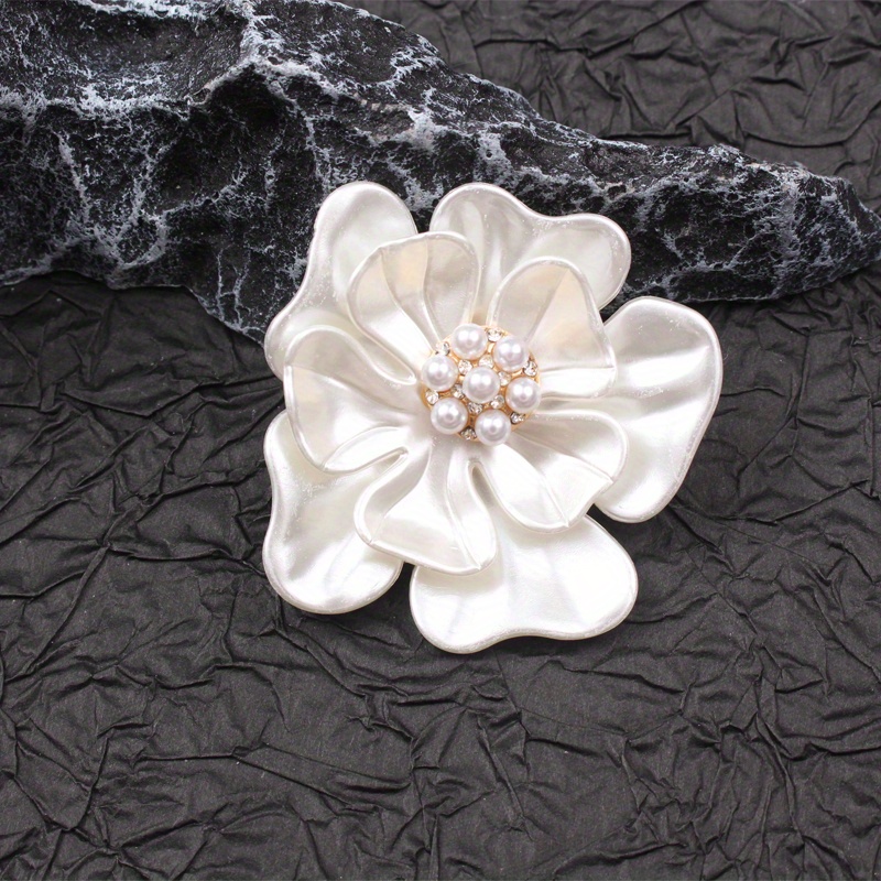 1pc New Retro Chest Flower Exquisite Brooch And Pin Jewelry, Combining Retro With To Showcase Charm, Embellishing Scarves, Jackets, Bags And , Ideal For Wedding Parties, Holiday Gifts