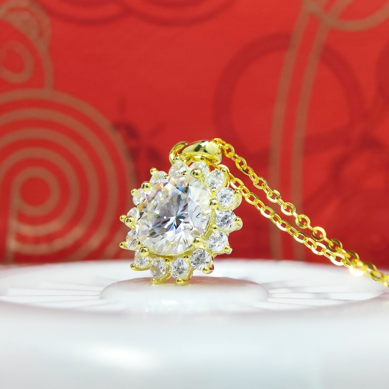Elegant 925 Silver Moissanite Necklace, 2 Carat