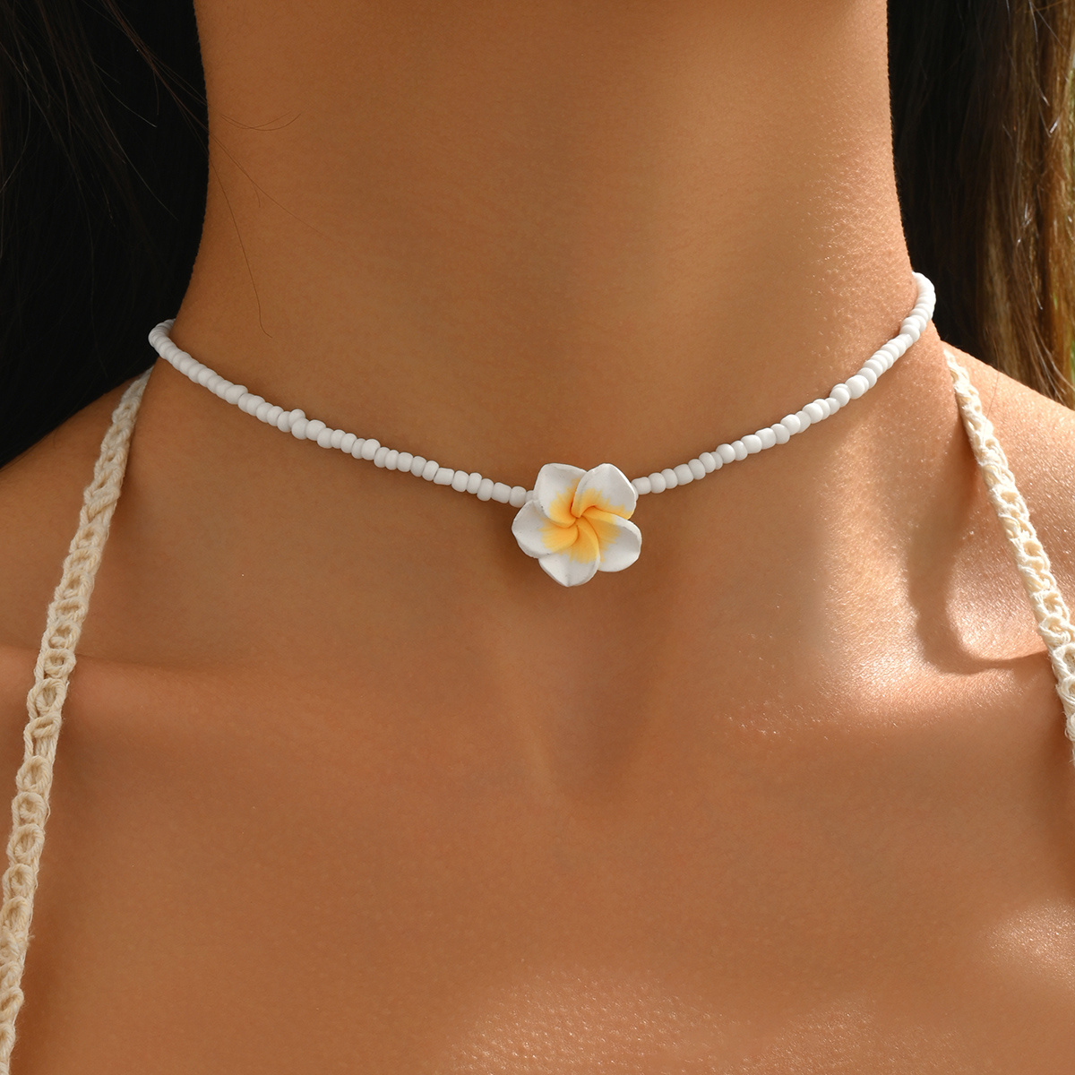 A Bohemian Soft Clay Flower Bead Necklace Is Perfect For Women's Everyday Wear And Beach Vacation Outfits