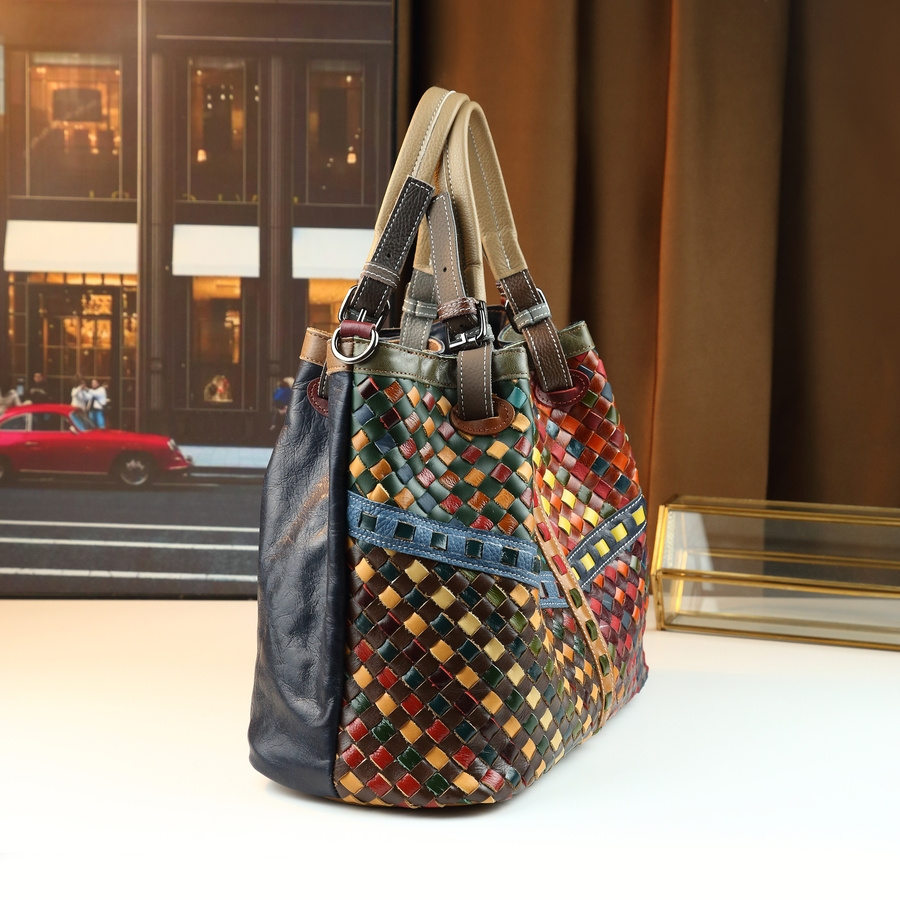 Mindia Handbag handheld model view