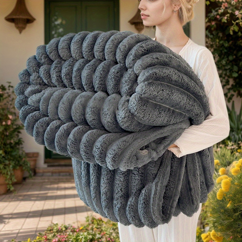 Multifunctional Imitation Rabbit Fur Blanket, Double-Sided Fleece for Warmth, Nap Blanket, Air Conditioning Blanket, Warm And Comfortable, Universal for 4 Seasons. Suitable for Office Naps, Outdoor Camping, Hiking, Fishing, Etc.