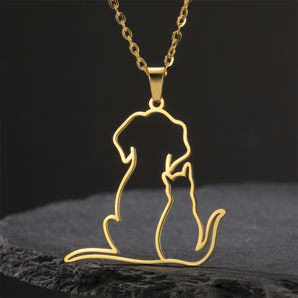 

1pc Men's Necklace Featuring Cuddling Cats And Dogs, A Gift For Pet Lovers With A Design Of Embracing Puppies And Kittens, Made Of Stainless Steel.