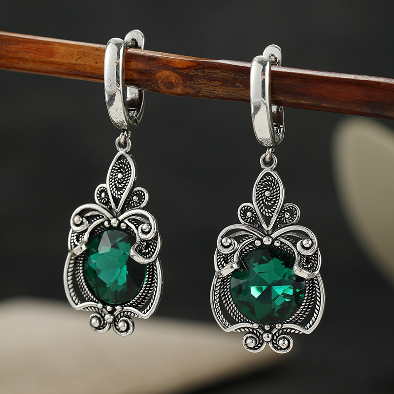 TEMU Pendientes colgantes para mujer de circonita cúbica sintética verde con incrustaciones vintage, color plateado de moda, tallado a , para uso