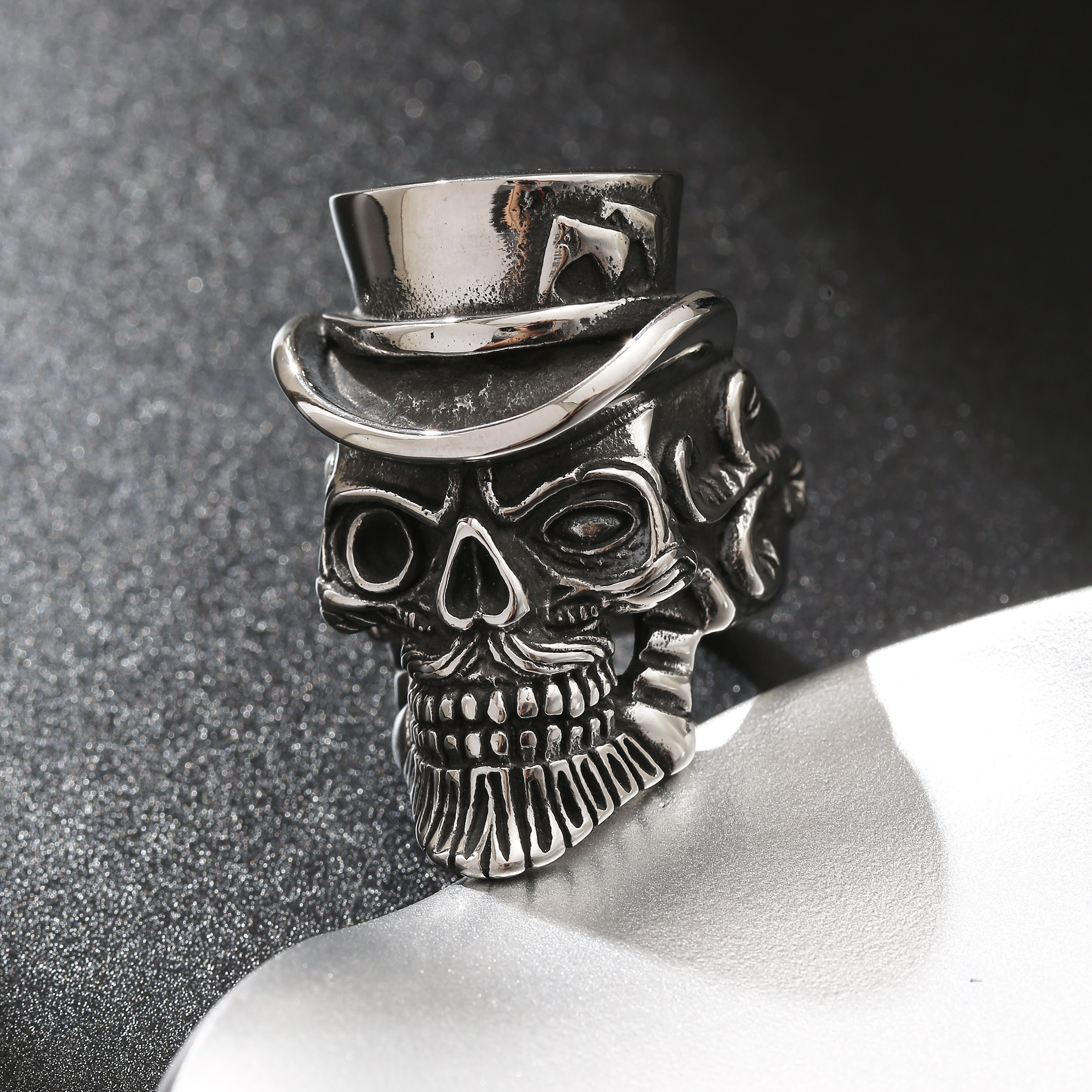 Image of Vintage Silvery 304l 304l Stainless Steel Top Hat Skull Band Ring For Men, Trendy Fashion Style Wide Band, Edgy Streetwear Accessory, Without Battery
