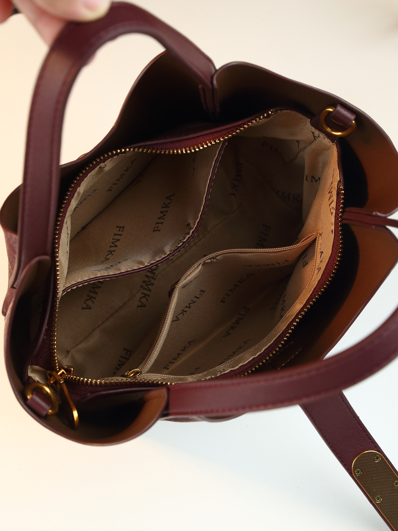 Coffee Gradient Snake Print Bucket Bag styled 5