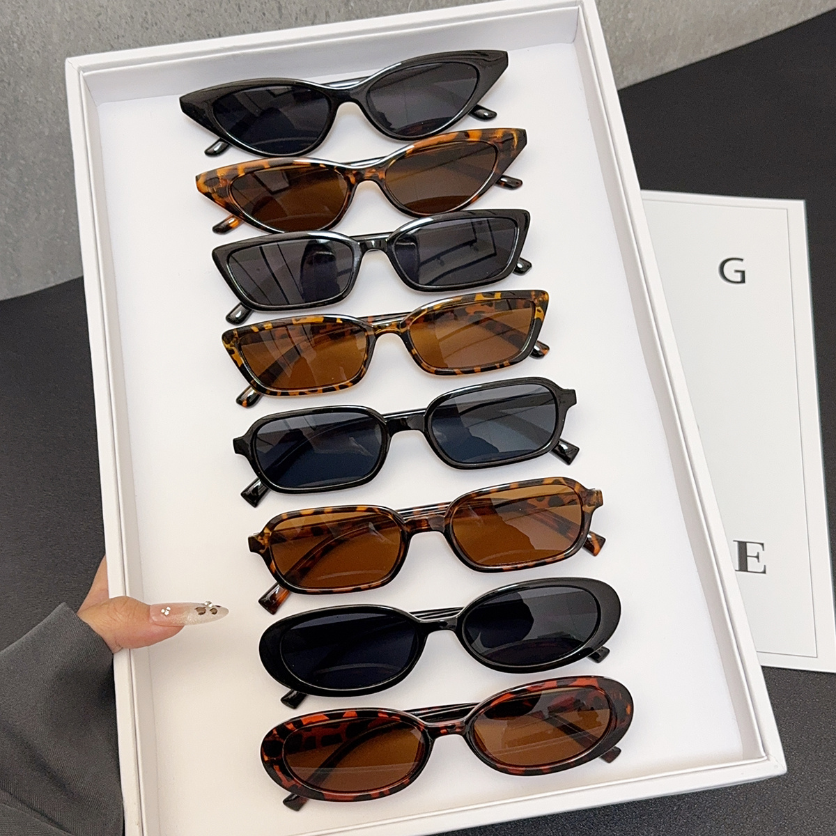 8pcs Retro Cat- Set, Glasses, Full- Lenses, Easy Durable Plastic Frame - Perfect For Street Style, Music Festivals, Holiday Gifting