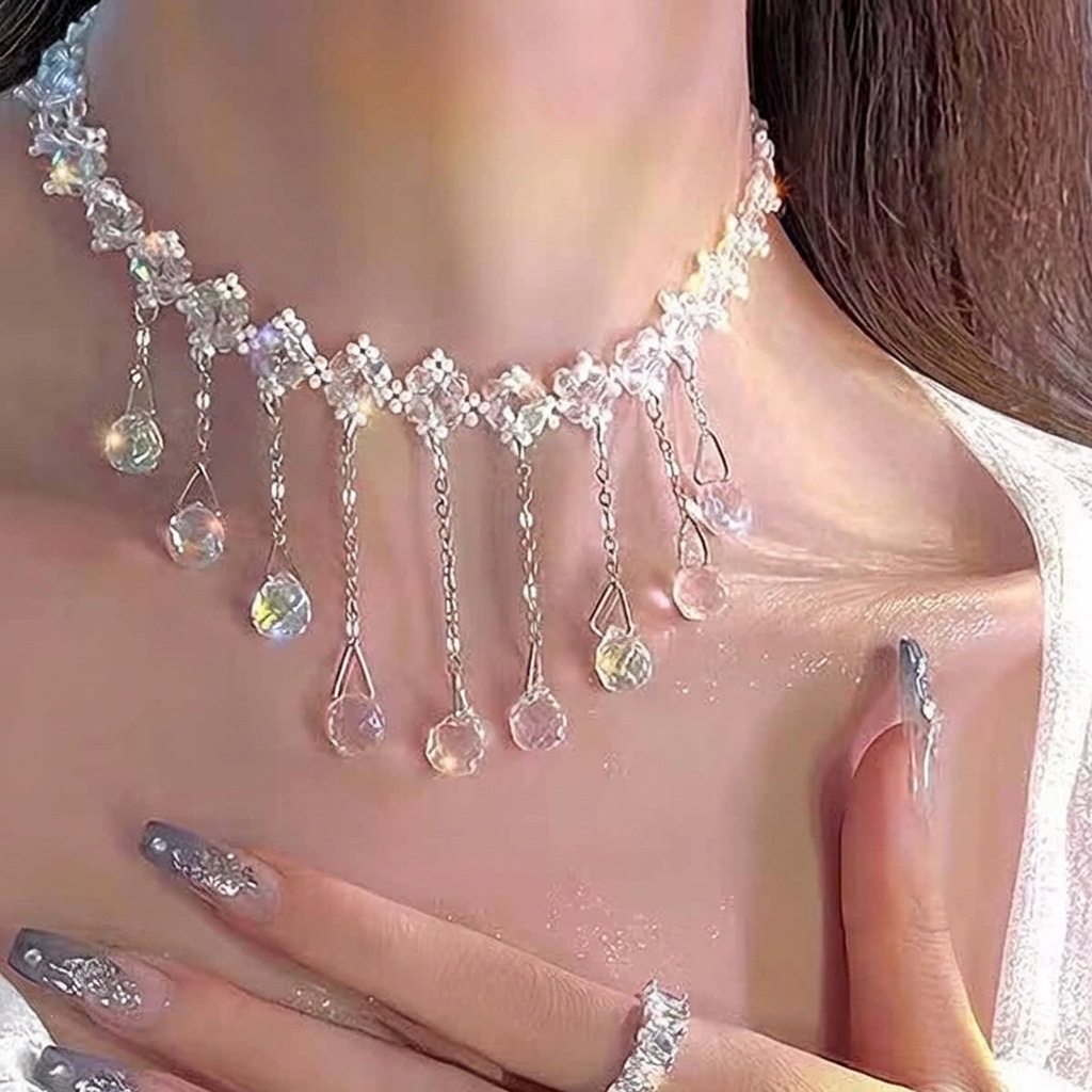 TEMU 1pc Nouveau Collier à Gland en Cristal Artificiel Éthéré de Luxe Léger Chaîne de Clavicule de Tempérament Premium pour Femmes Collier de Chaîne