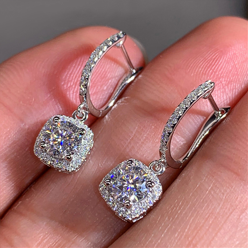 TEMU Une paire de boucles d'oreilles pour femme en argent sterling 925 avec 2 moissanites de 1 carat, style de luxe léger, tendance rétro, cadeau