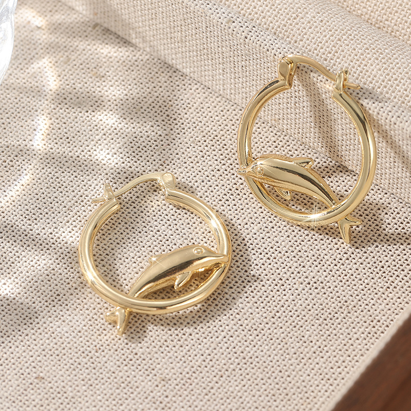 E-shop Ein Set Vintage Goldene Runde Ohrringe mit minimalistischem Delfin-Design, für Frauen für festliche Anlässe