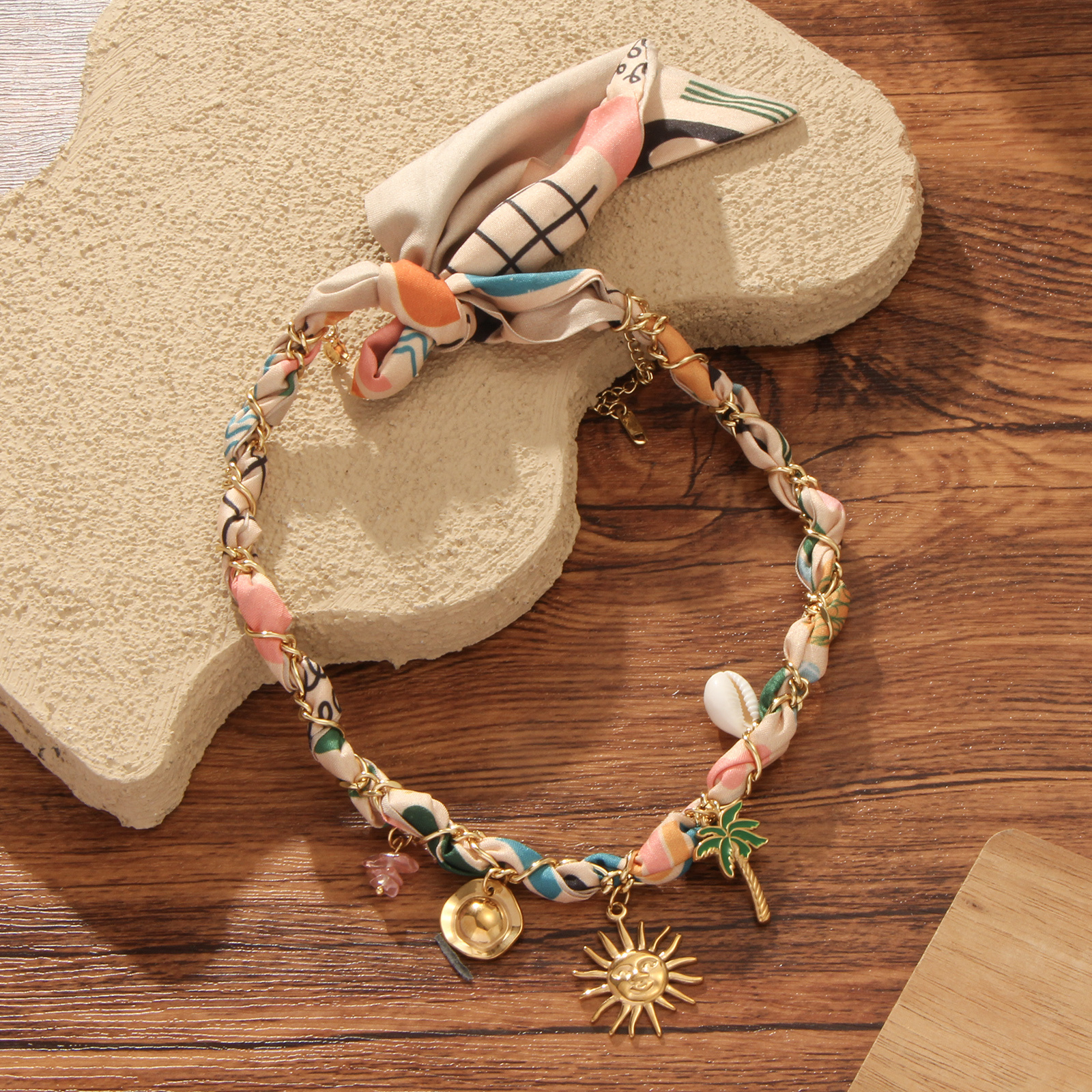 E-shop 1 Stück Damen Mode Halskette, Sommerstil Schal Halskette mit Sonne Palmen Anhänger, Auffälliges Urlaubs-Accessoire, Süd-Europäisches Design