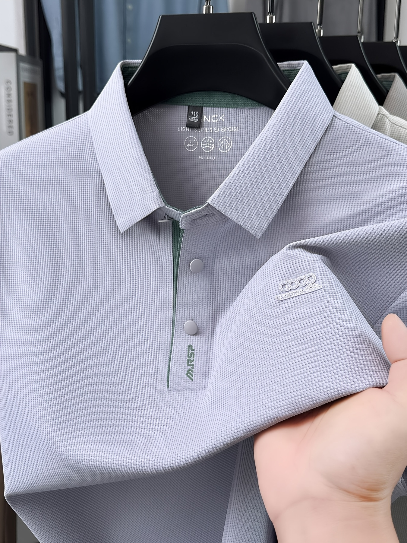 [  shui obm] camiseta       para hombre, elegante diseño   en el pecho, camiseta   de manga corta con cuello para papás 2026 (8001)
