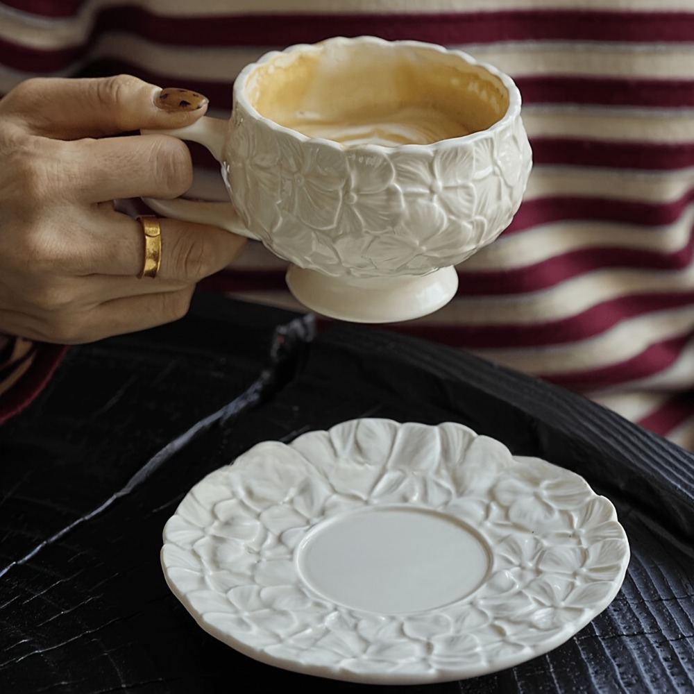 A 2pcs Afternoon Tea Set Featuring Ceramic Coffee Cups And Saucers (1 Cup & 1 Saucer), with a Generous 260Ml Capacity And a Beautiful Floral Design. It'S Dishwasher Safe for Convenient Cleaning