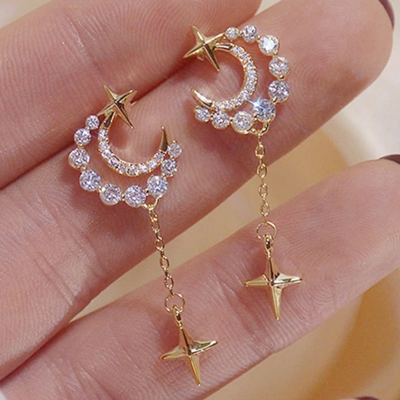 E-shop Stylische Mondohrringe mit glänzenden Zirkonia und eleganten goldenen Stern-Ohrringen, für Damen als Alltagsaccessoire, für Partys, Feiertage