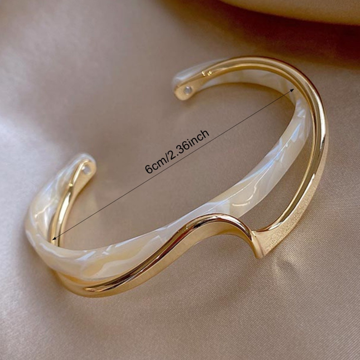 1pc Fashionable All-match Exquisite Gentle Geometric Acrylic Cross-opening Bangle Bangle Bracelet Suitable For ' Shopping Banquet Hand Accessory Gift For Daughter Best Gift For Mom