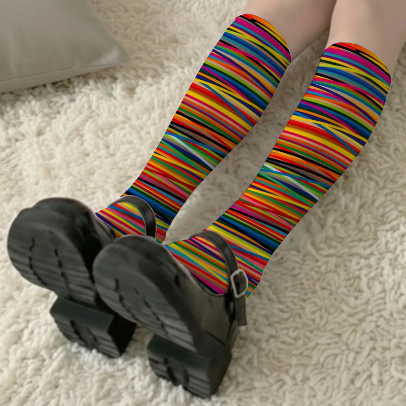 TEMU 1 Paire de Chaussettes de Mollet pour Femmes, Rayures Colorées Entrelacées, Motif Vibrant, Sexy, Fines, Streetwear, Chaussettes de Mollet d'Été