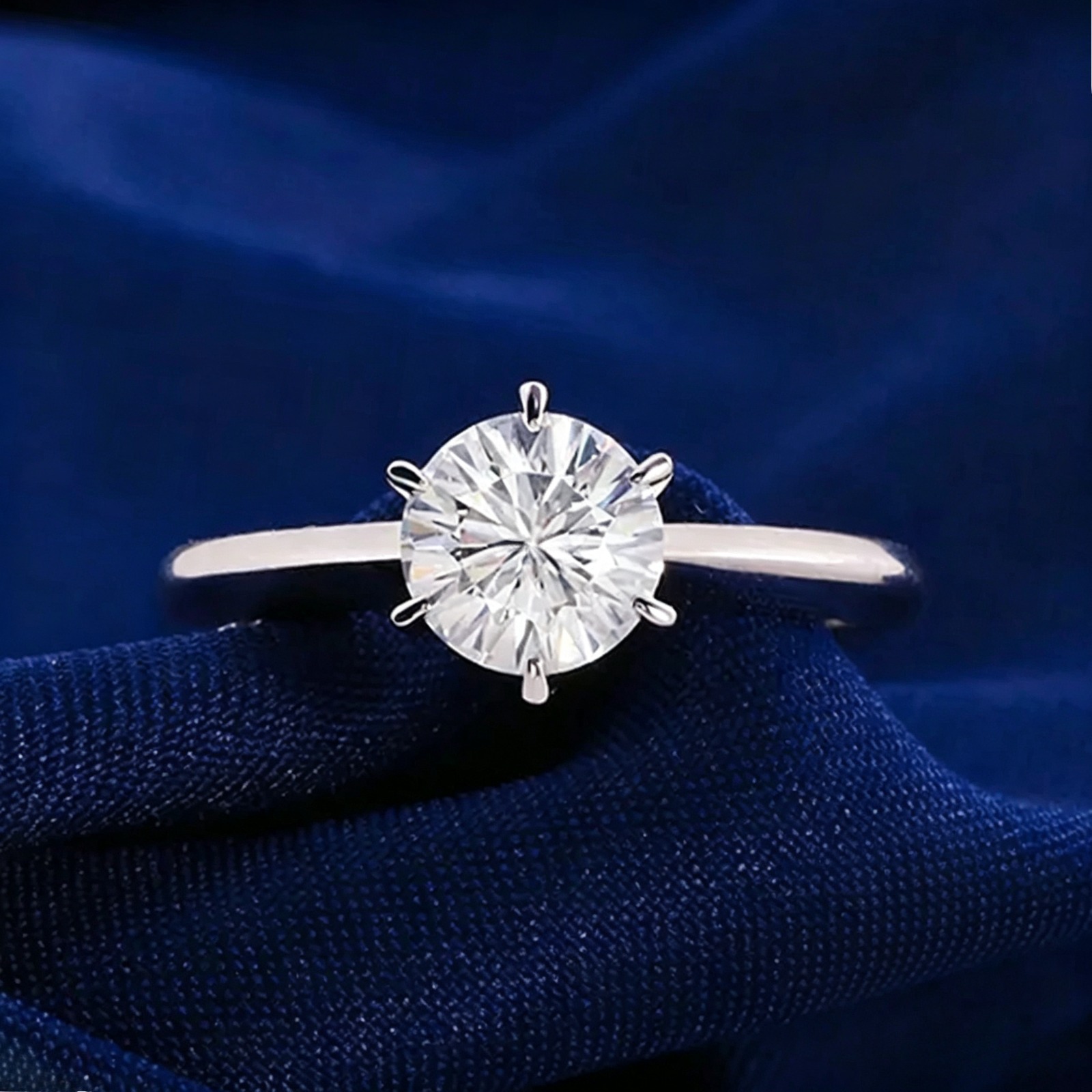 Women's 0.5/1/2/3/5/10 Carat Moissanite Six-Clawed Ring