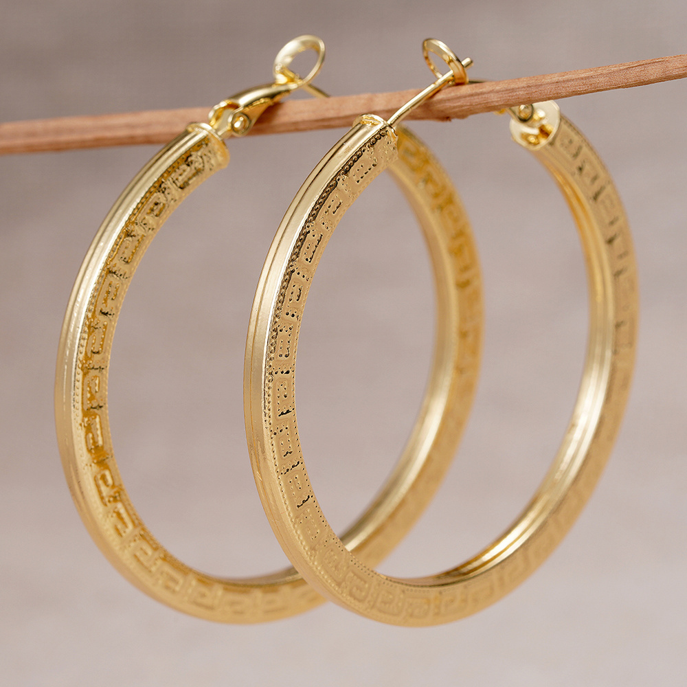 Image of 1 Pair Of Women's Fashion Hoop Earrings Exaggerated Large Circle Earrings Exquisitely Carved Patterns Women's Wear Middle Eastern Hoop Earrings