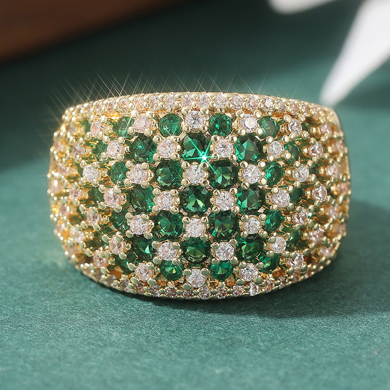 E-shop Luxuriöser Ring mit breitem Band, synthetischer grüner Zirkonia-Ring – Hypoallergener Verlobungsring für Frauen, Geburtsstein-Schmuck Geschenk