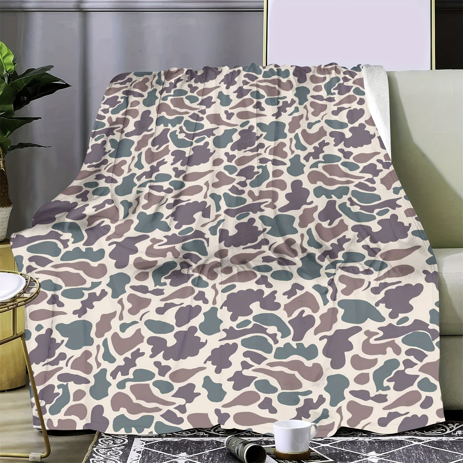 

Cozy Camouflage Print Velvet Blanket - Soft, Warm, And Lightweight For All , Double-layer Hoodie Style With Pattern , Gray, Black, White, And Brown, Blanket Hoodie