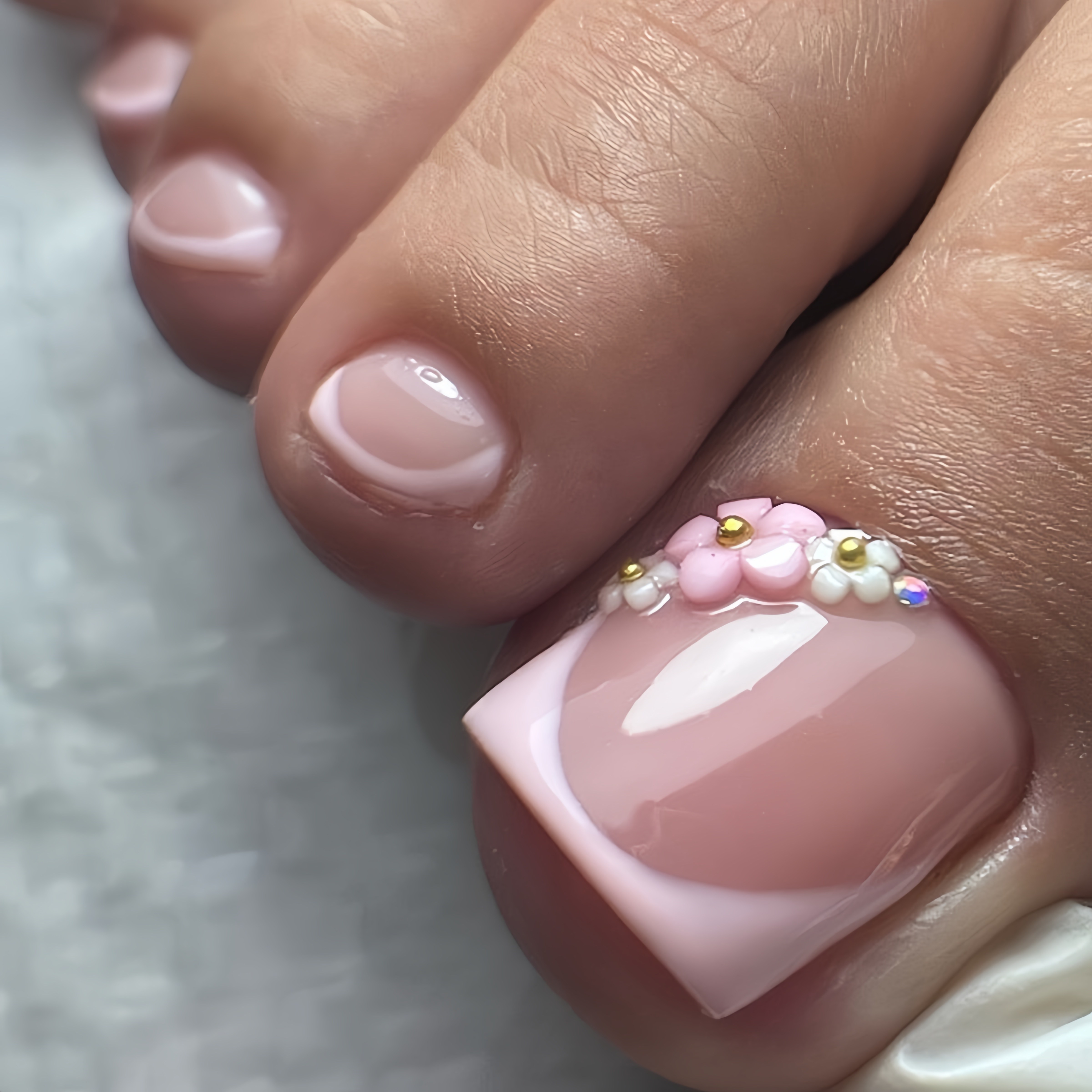TEMU 24pcs 3d Embossed Flower Nail Set, Pink French Edge Fake Nails, Short Square Glossy Manicure, Suitable For Women, Reusable Gentle Style Nails,