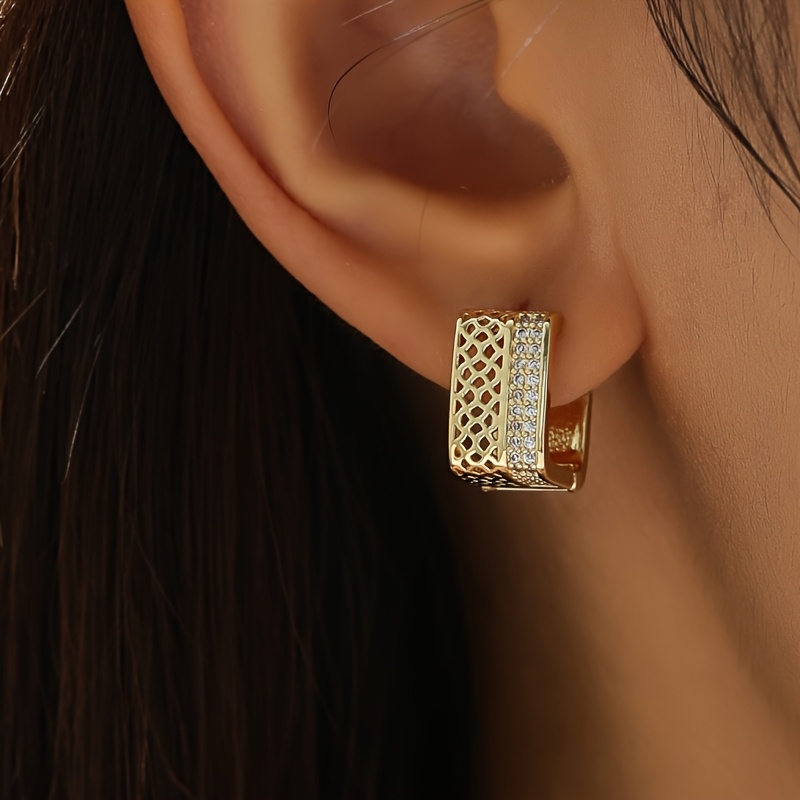 Women's Classic Chic Geometric Square Hollow Mesh Sparkle Wide Huggie Earrings