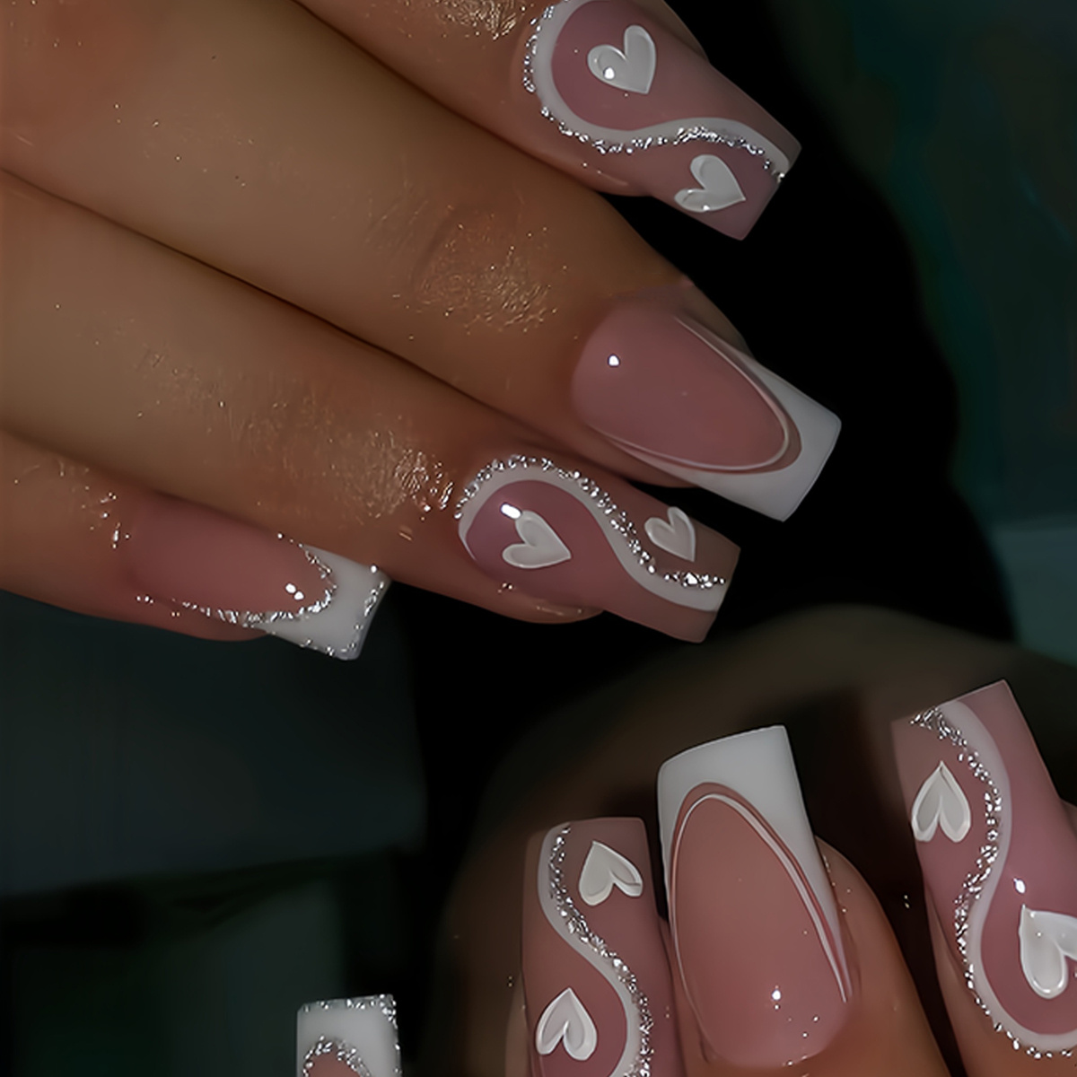 24pcs Chinese Valentine's Day Duck Silvery Stripe White Press-on Nails, High-end Fake Nails Suitable For Women And For Daily Wear And Dating, Removable Set With Jelly Adhesive And Nail