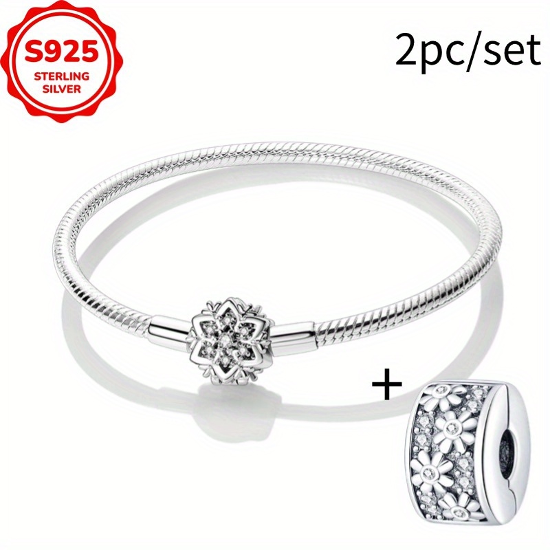 A Set Of Snowflake Charm Beads And A 925 Sterling Silver Snowflake Bracelet, Perfect For Fashionable For Women, Ideal As An Engagement Or Birthday Present
