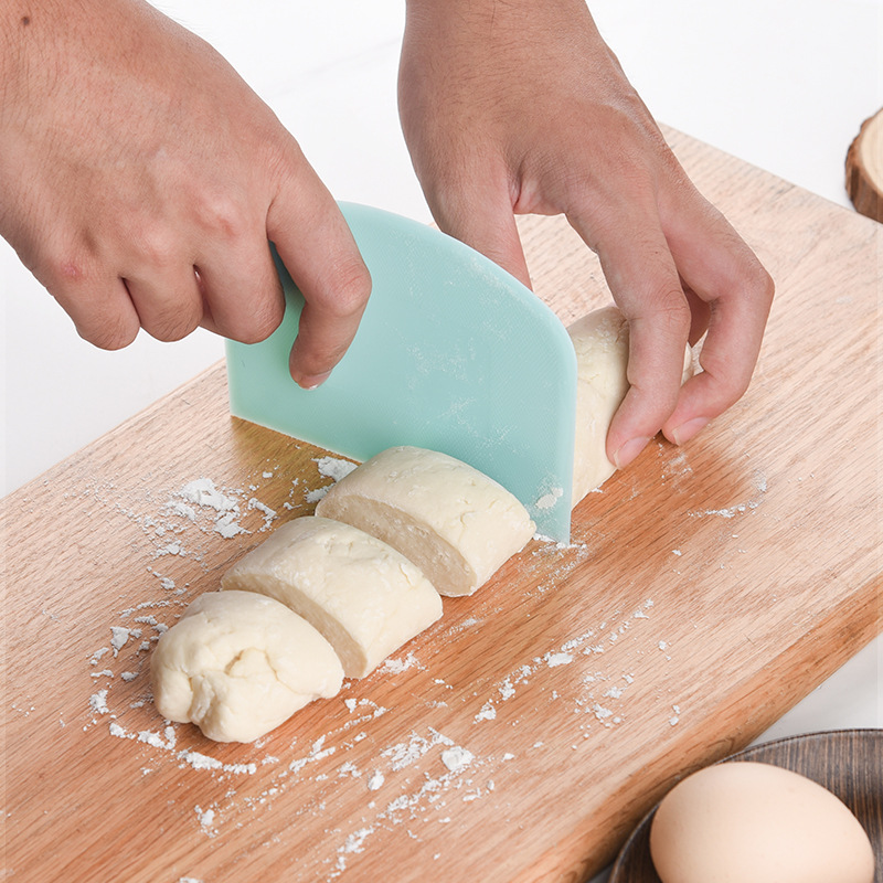 VerPetridure Plastic Dough Scraper, Cake Cream Spatula, Soft Bowl Scraper, 2Pc, Green VerPetridure Plastic Dough Scraper, Cake Cream Spatula, Soft Bowl Scraper, 2Pc, Green