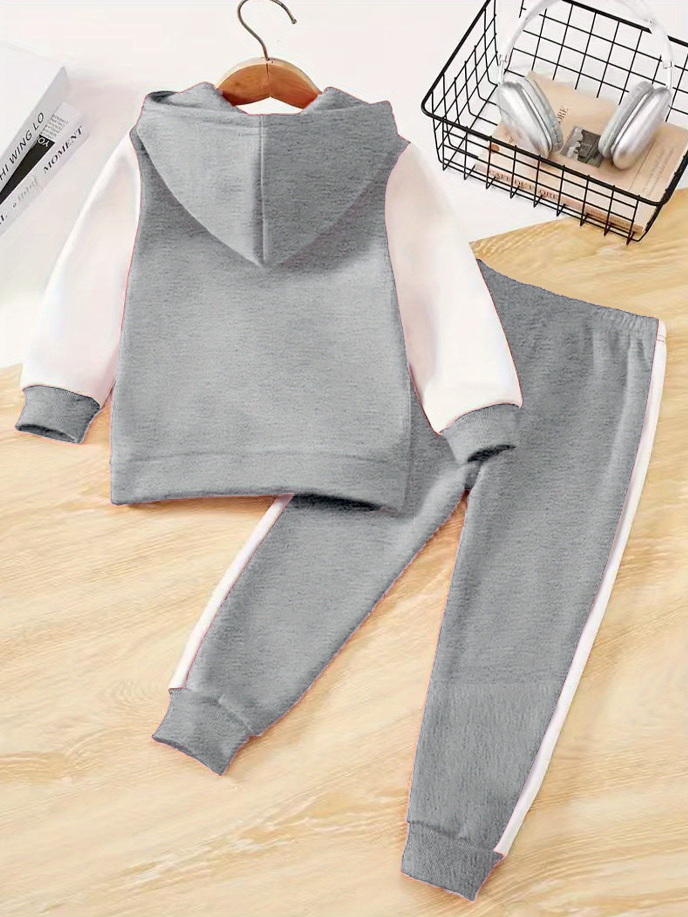 2pcs Cartoon Bow Girl Pattern Print Hooded Jacket and Sweatpants Set