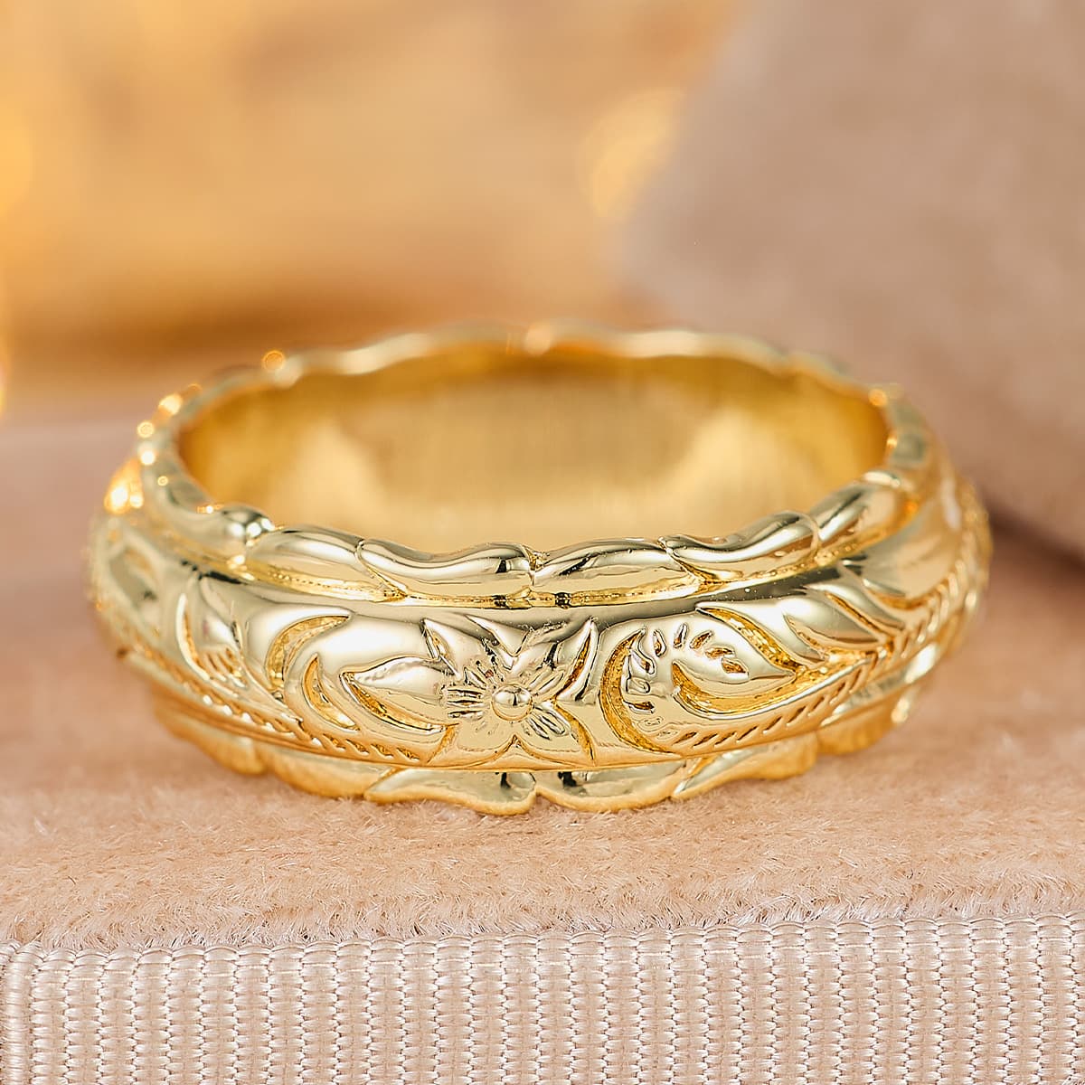 Exquisite Light Luxury Floral Wide Golden Ring, Retro Design