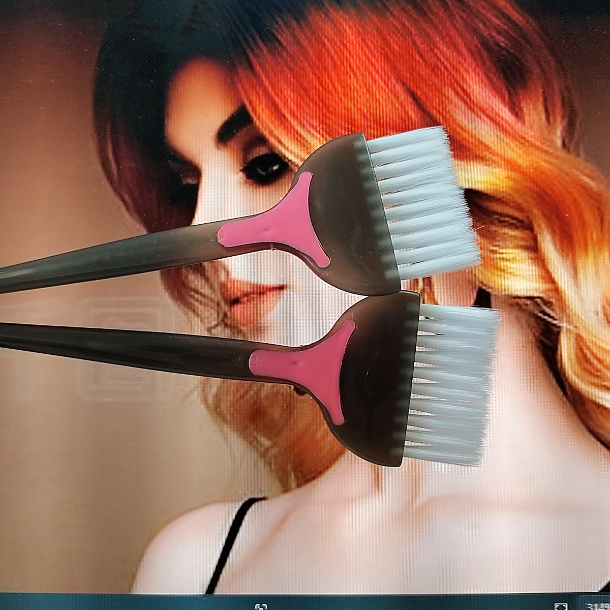 TEMU Set Of 2 Salon Hair Dye Brushes, Designed For Coloring And , Includes A Non-slip Dyeing Brush And Comb
