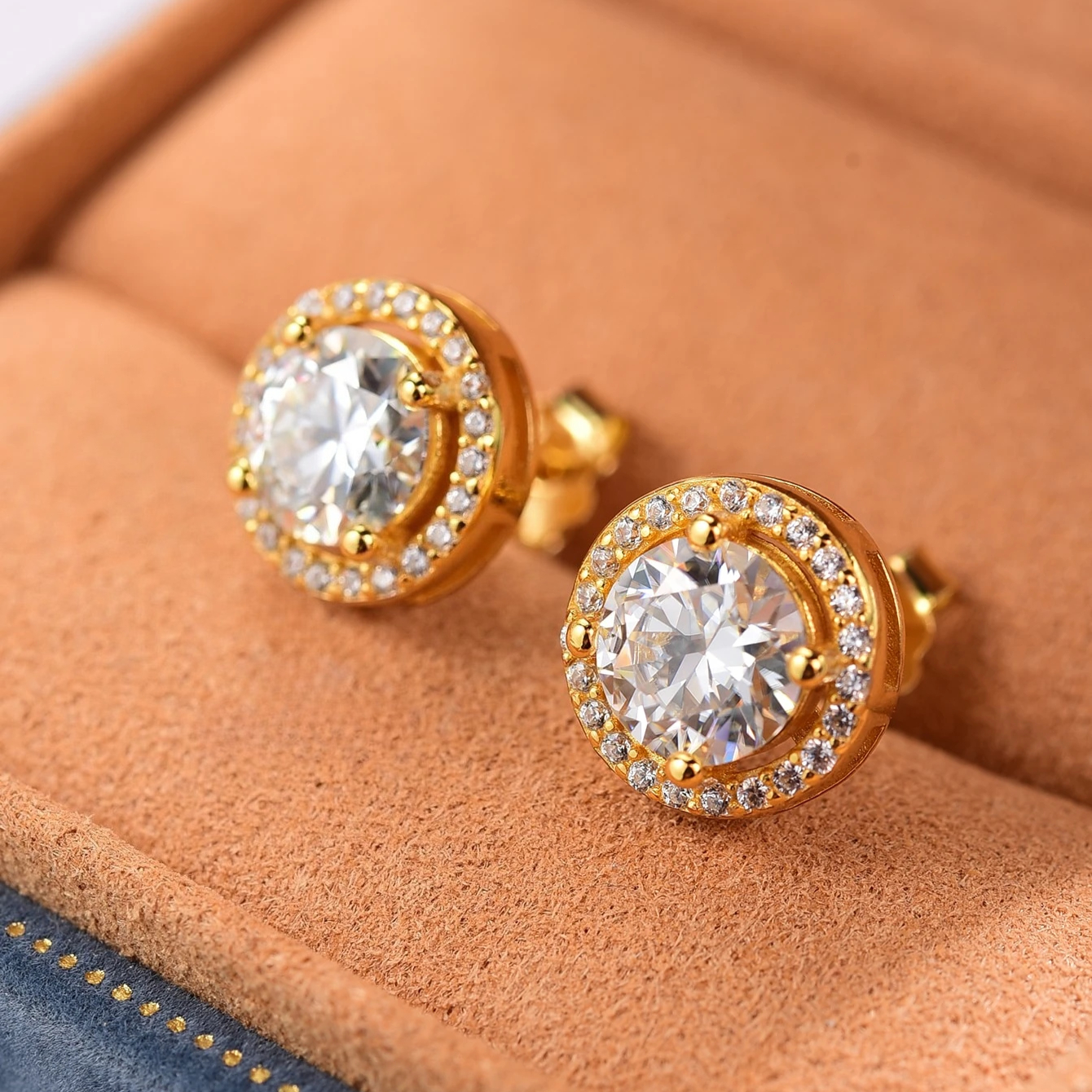 Stylish 925 Silver Moissanite Certified Golden Stud Earrings