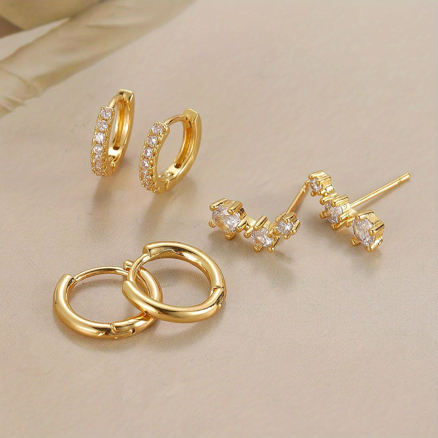 3pcs/6pcs Golden Stud Earrings For Women, Hypoallergenic Cartilage Earrings For Multiple Piercing, Dainty Small Stackable Hoop Earrings Set