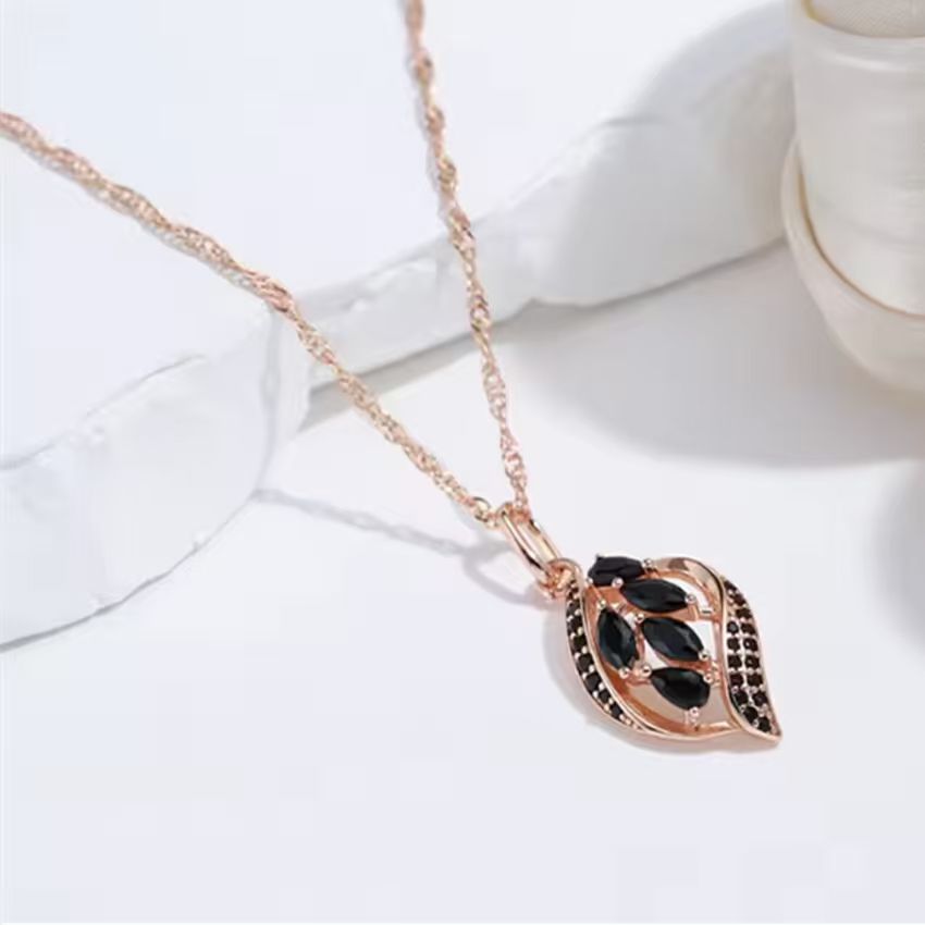 TEMU A Golden Necklace Inlaid With Black Synthetic Synthetic Cubic Zirconiaia, A Fashionable, Classic, Bohemian, Luxurious, Casual, And Elegant