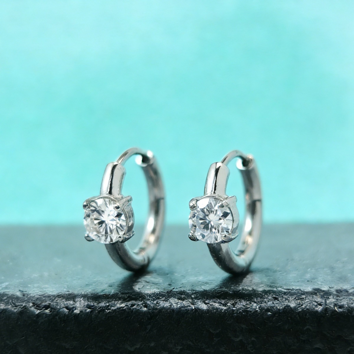 0.5 Carat Fashionable Round Cut Moissanite Stud Earrings