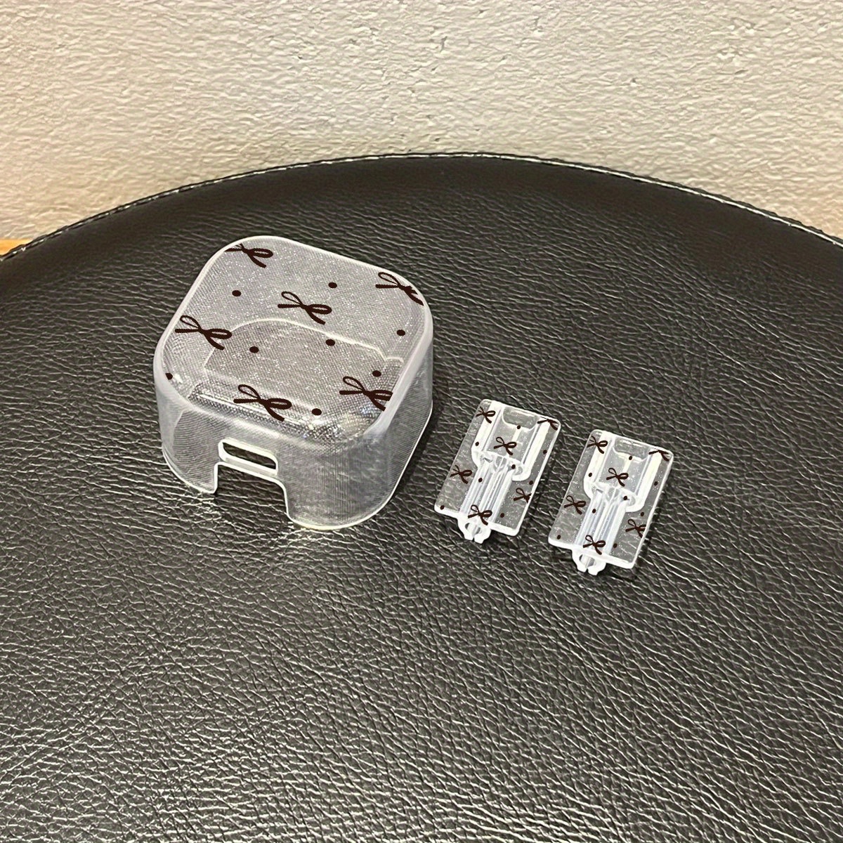 TEMU A Set Of Dot And Black Bow Pattern Cases For Iphone 18w/20w Transparent Uk Charger Protective Case For Iphone 13/14/15/16 Uk Charger Protective